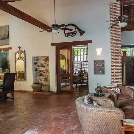 Casa Mejia Hotel 2*