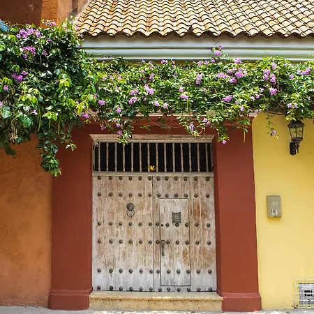 Casa Mejia 2*