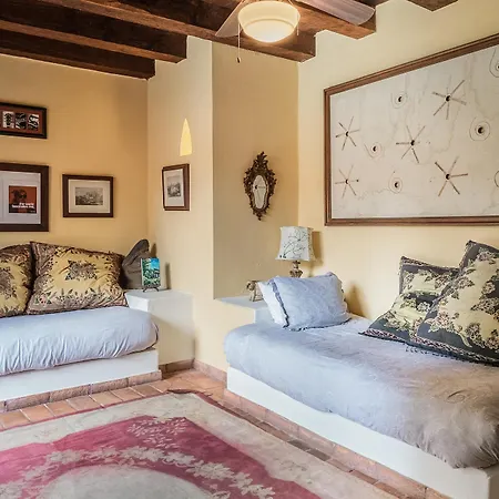 Casa Mejia 2*