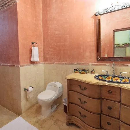 Casa Mejia 2*