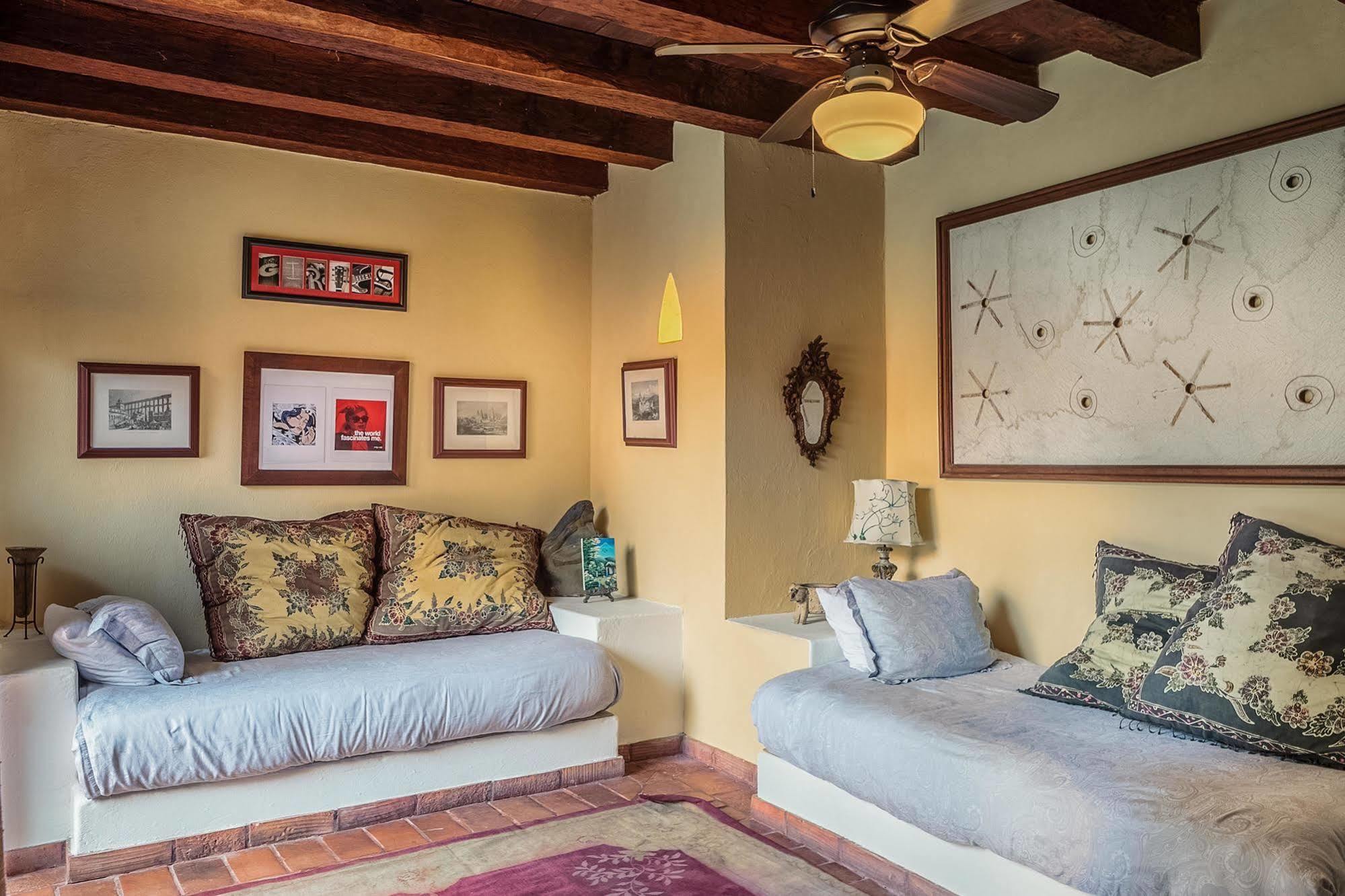 Casa Mejia 2*